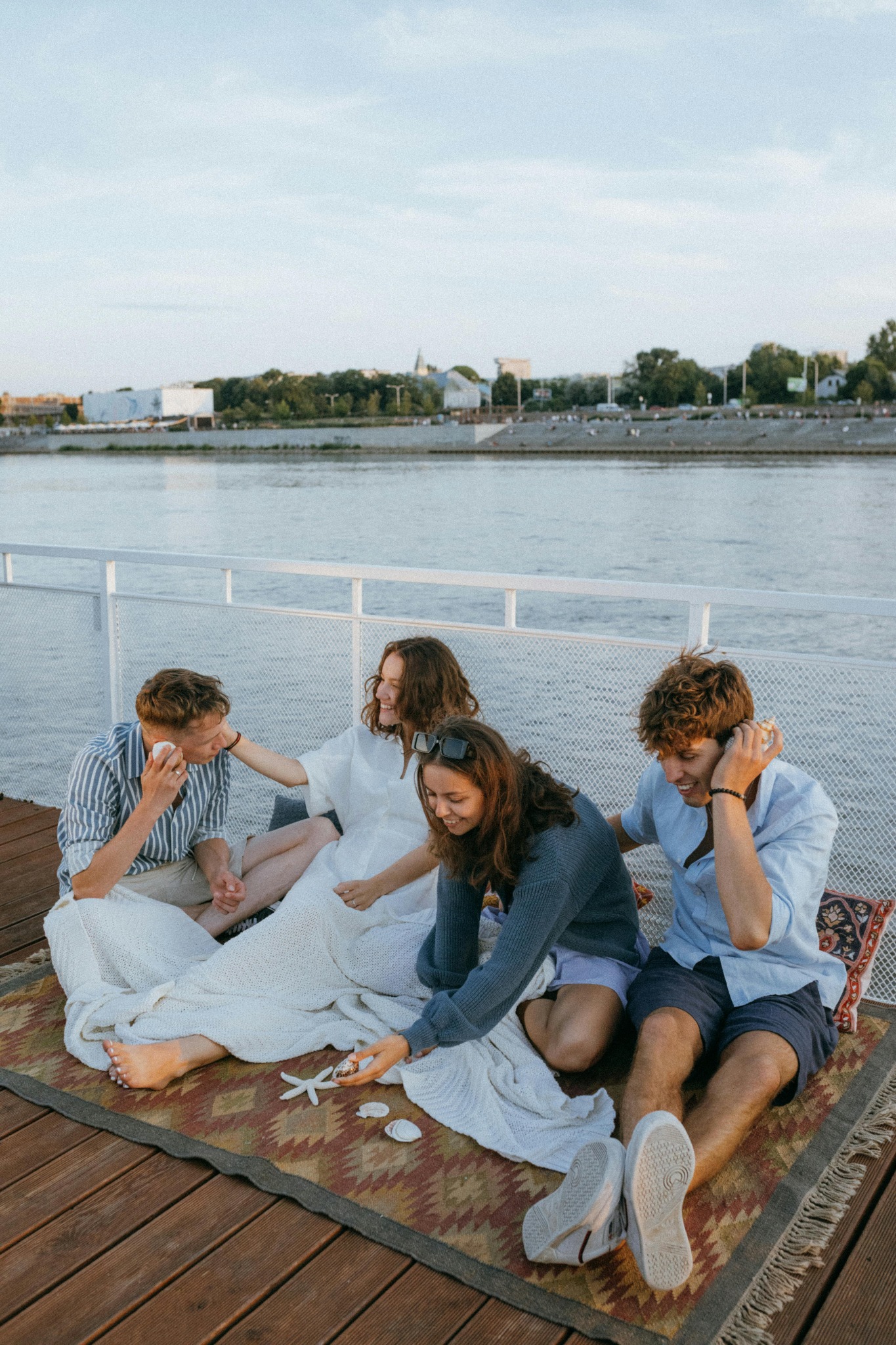 Simple Ways to Tailor Your Listing for Families, Couples & Solo Guests