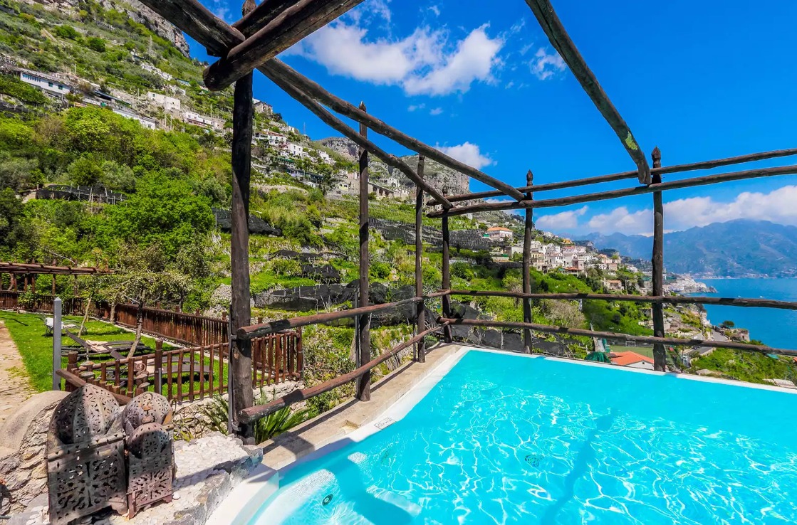 Distinctive Vacation Homes to Stay in This Summer