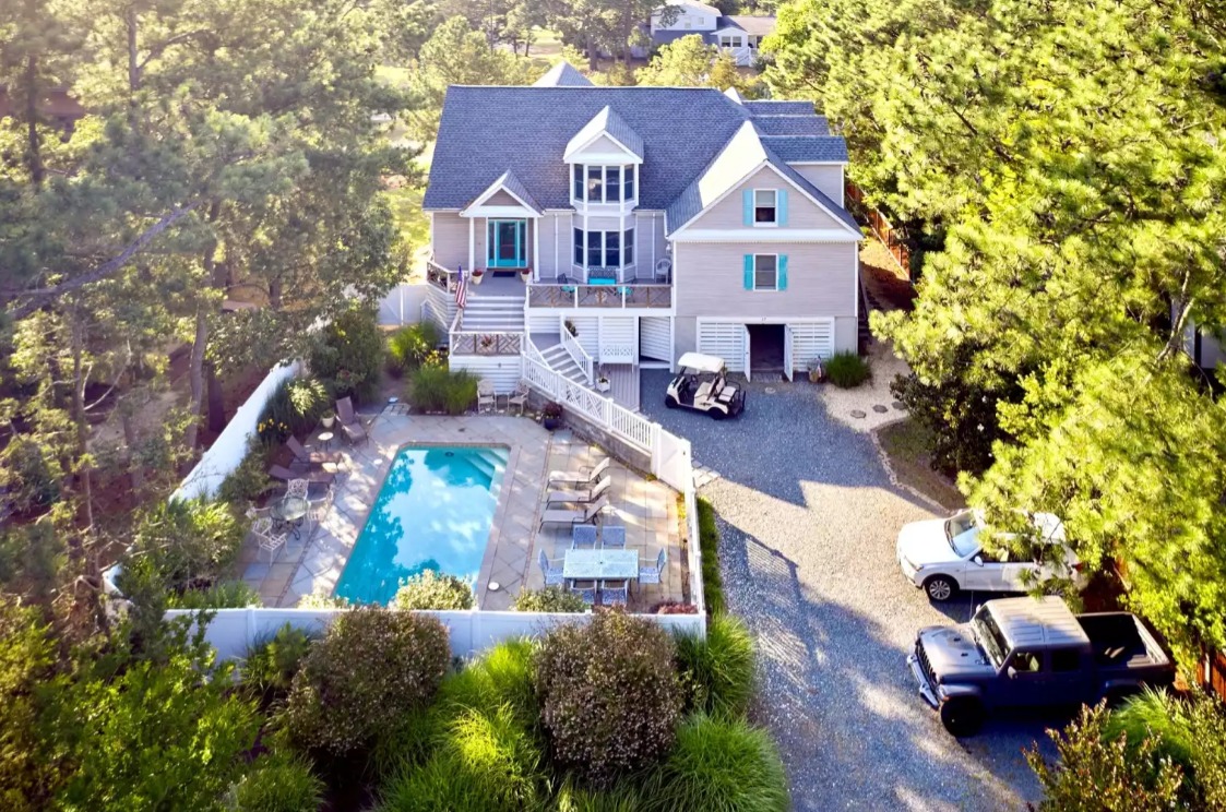 Distinctive Vacation Homes to Stay in This Summer