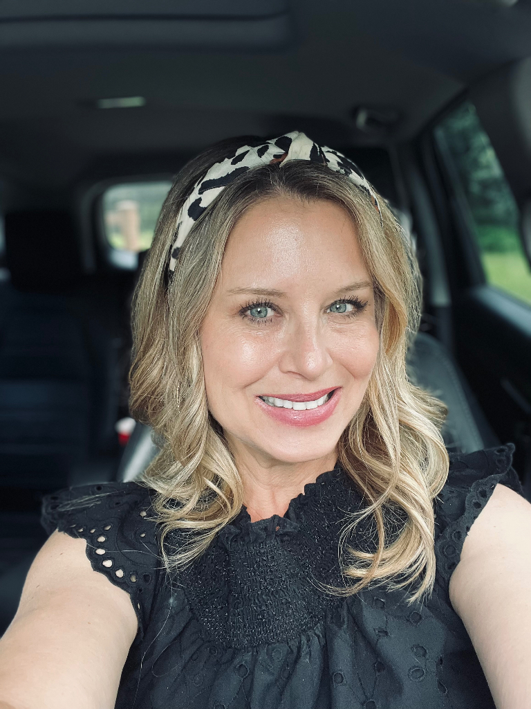 Julie profile picture