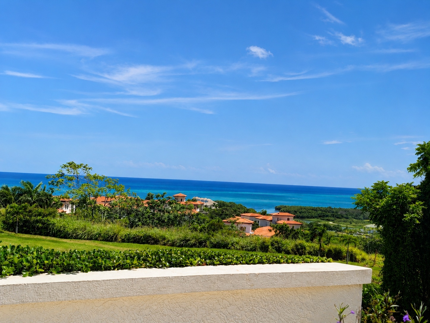 Villa Lazurena cover
