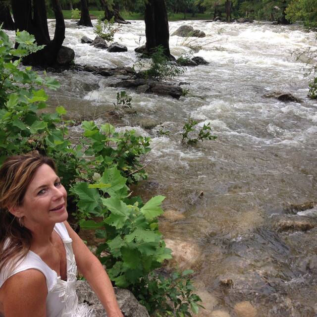 Laura profile picture