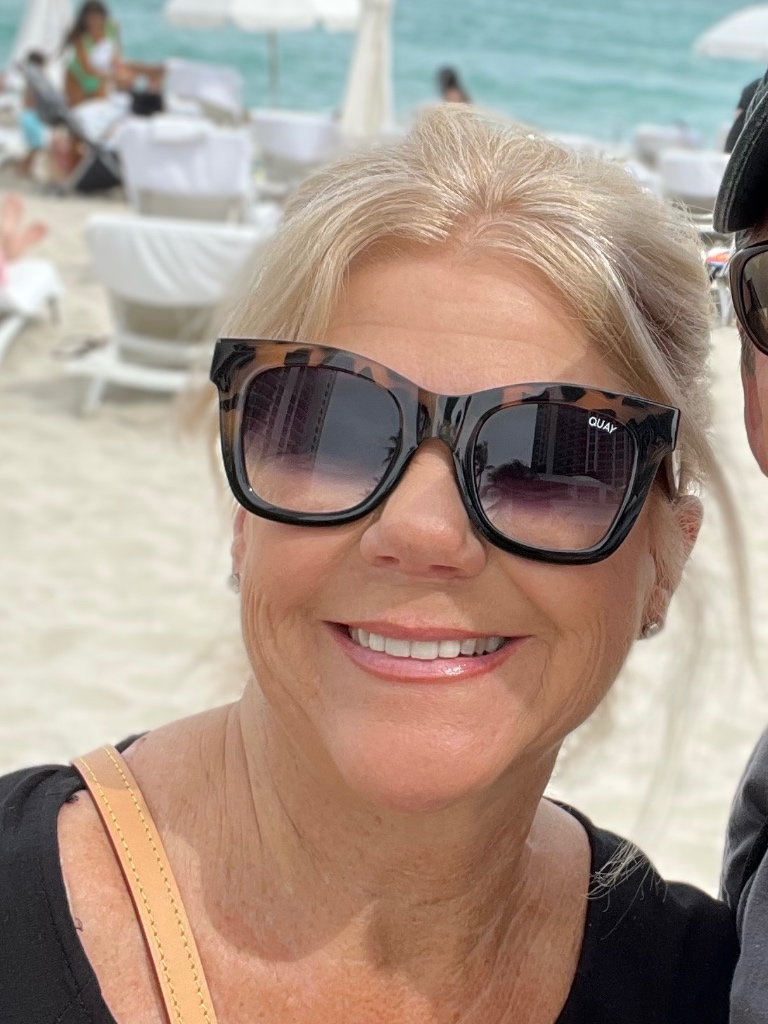 Debra profile picture