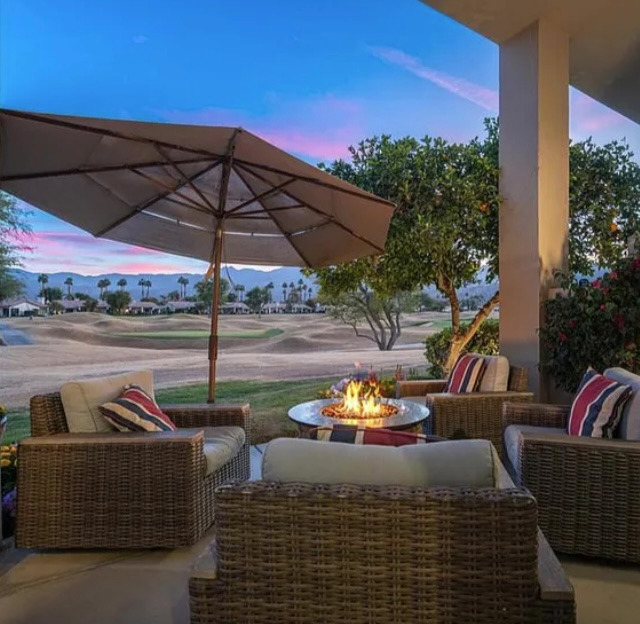 Monique profile picture