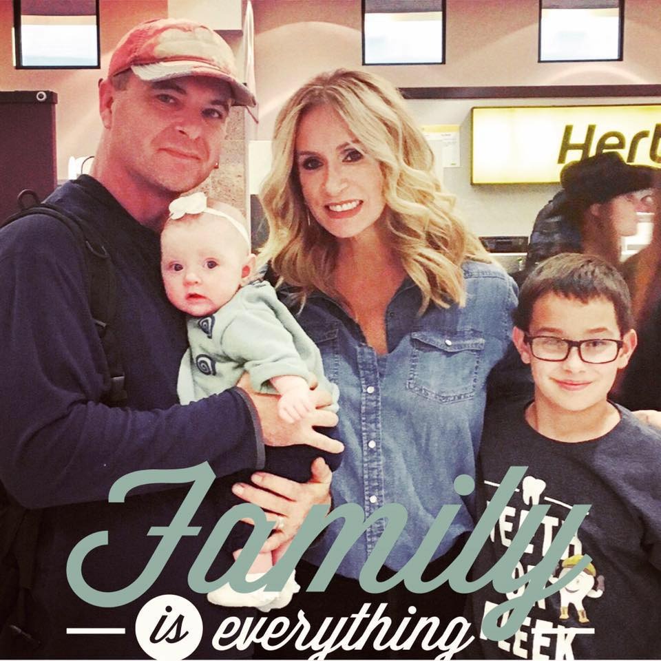 Tim and Sondra, Houfy hosts