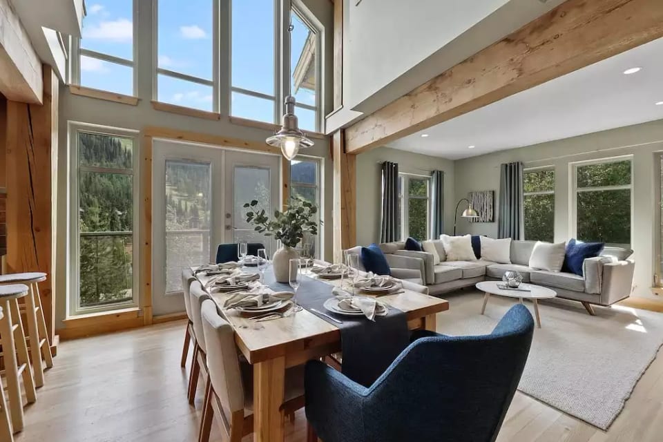Silver Stag Chalet Dining room