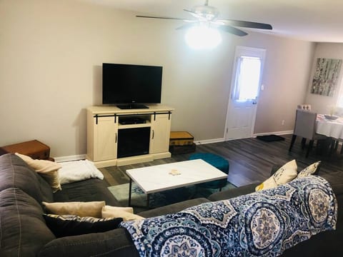 Belk Road Bungalow/Cleaning Fee Included!