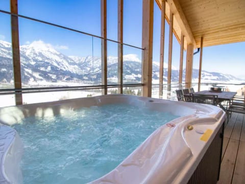 Premium mit Sauna & Außenbadewanne