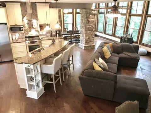 The Shoreland Home, Lake Lanier Home With Dock