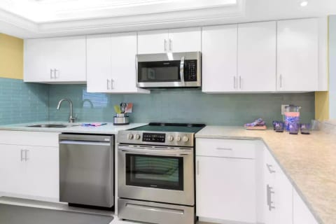 Range/oven, microwave, dishwasher