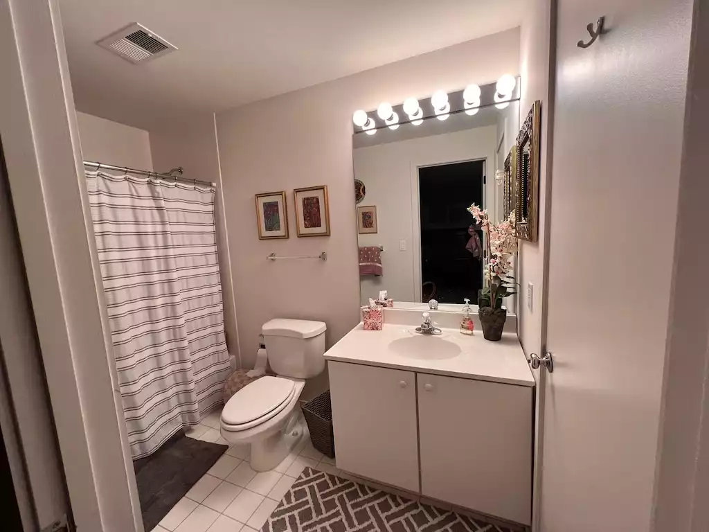 Full Bathroom Connected to Lower Level with Queen Bed - Hamptons Retreat - Hampton Bays