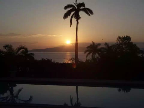 Summerland - Round Hill