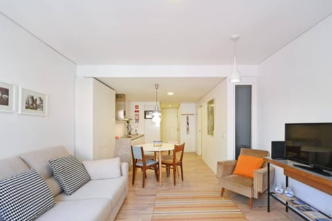 Top Floor 2-apartments at Historic Center by River