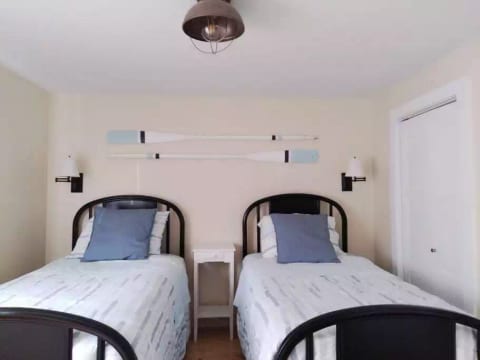 Kid twin beds