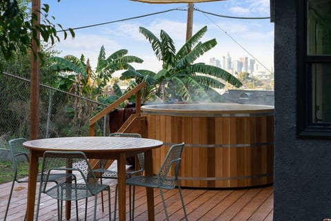 Hillside House with DTLA Views + Zen Cedar Tub