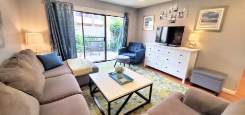 Magic Mouse Vacation Rentals- Townhouse #1 Anaheim