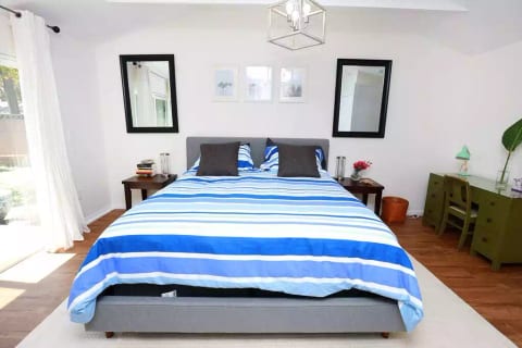 California King, Beautyrest Hybrid Mattress for a dreamy night of gentle slumber