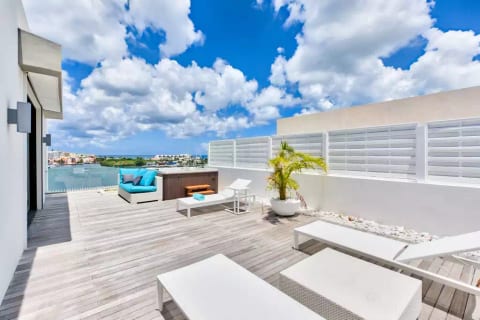 Just Blue Penthouse - Simpson Bay Lagoon