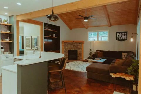  The Mt. Hood Manor - woodsy luxury by the river