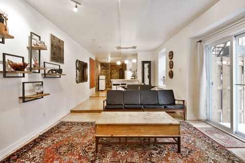 Ideal location in Downtown Montreal