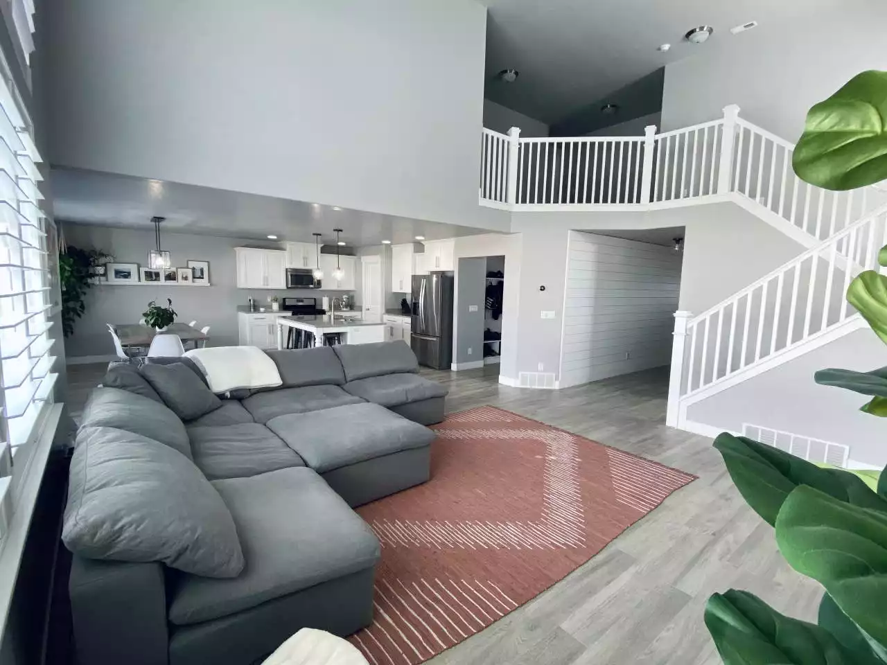 new-beautiful-saratoga-springs-home-with-huge-yard/