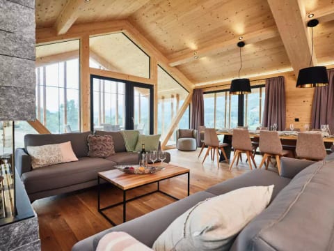 Premium mit 5 Schlafzimmern, Sauna &Pool