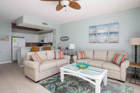 SUMMERWIND #1102: A RELAXING WATERFRONT RESORT