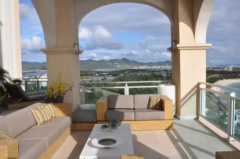 nirvana-the-cliff-cupecoy/