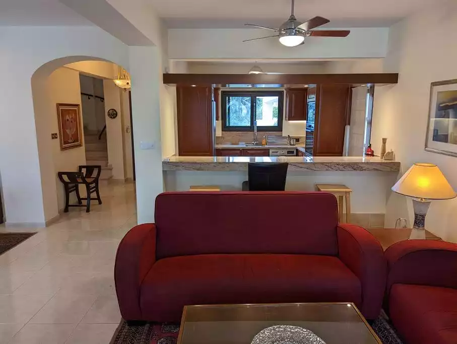 Large breakfast bar connected to the kitchen - Villa Pontus - stunning views & privacy in beautiful garden with pool & hot tub - Kouklia