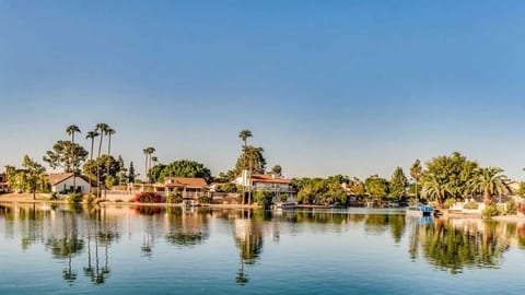 Casa Mesa on the Lake! Heated Pool