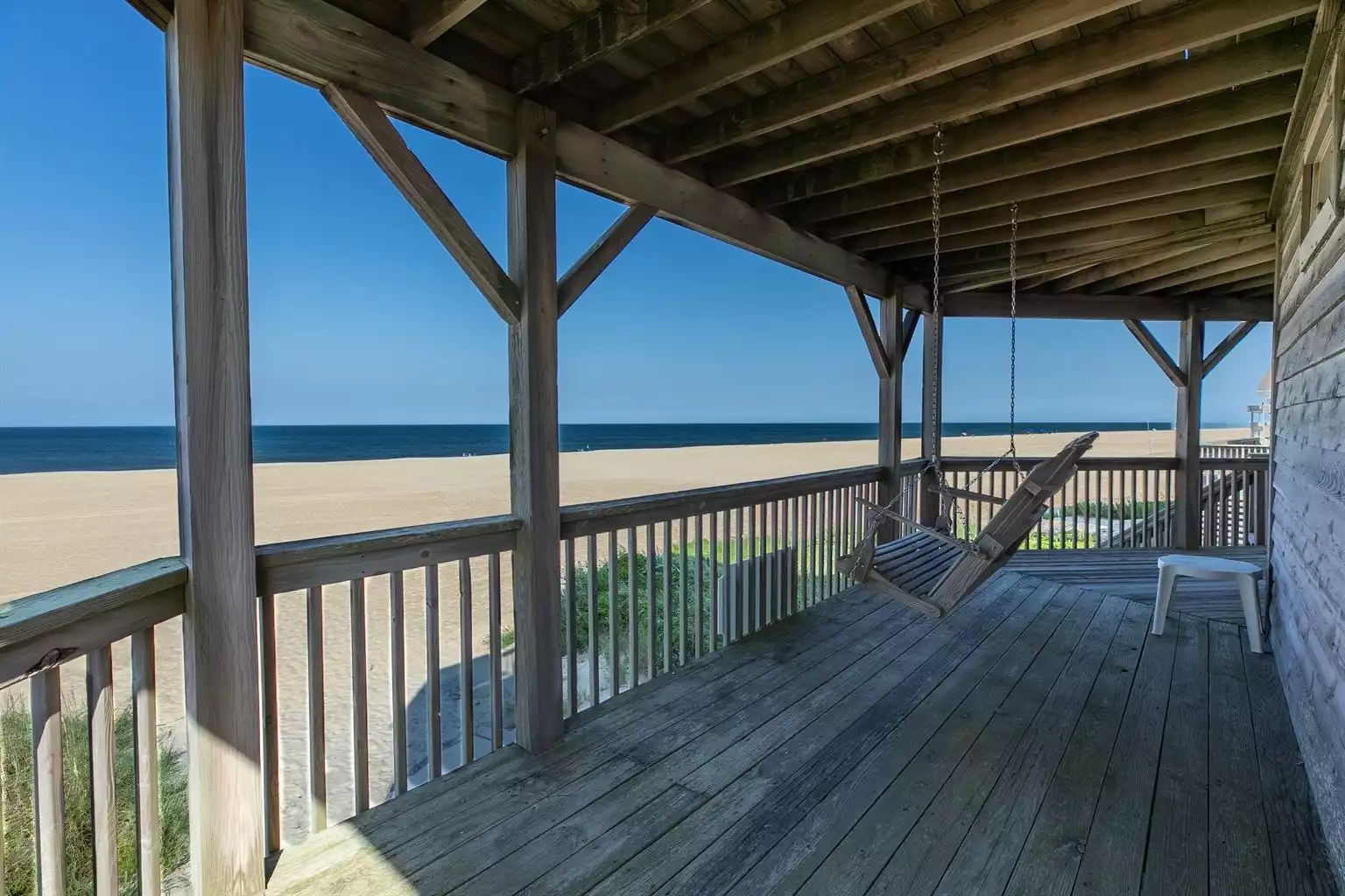 Relax on the porch swing - Ye Scurvy Sea Dog - Nags Head