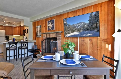 Killington VT Condo - Mountain Green