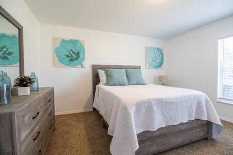 Entire Modern Home Dade City!