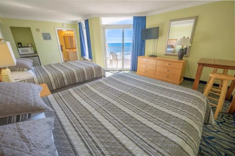 2 Queen Beds, View the Ocean from the bed!