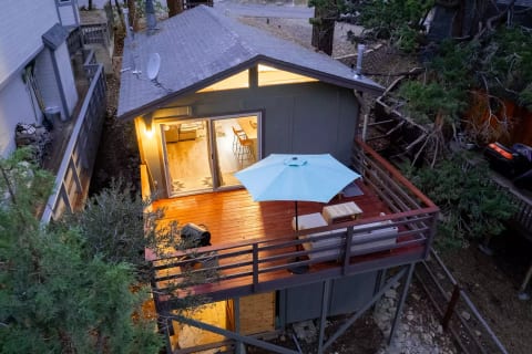 You can see both the upper and lower decks (peek of the cedar sauna below).