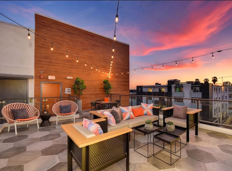 Rooftop lounge