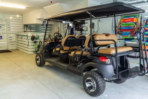 6 Seater Electric Golf Cart- INCLUDED w/ stay!