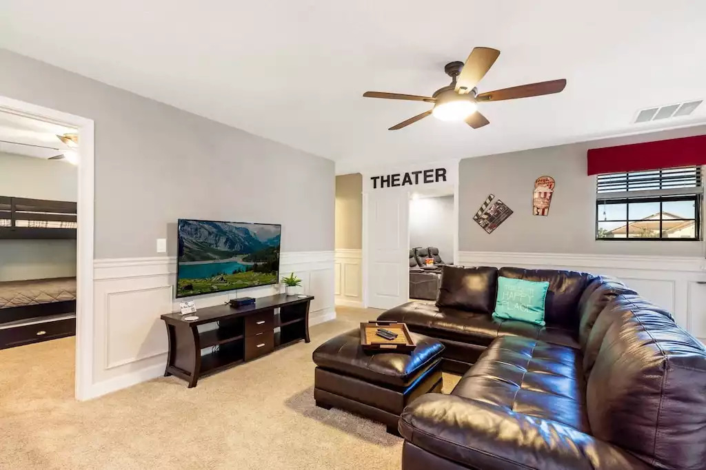 Loft Space - 55" Smart TV - Leather Couch next to the theater - Feels Like Magic - Championsgate - Four Corners