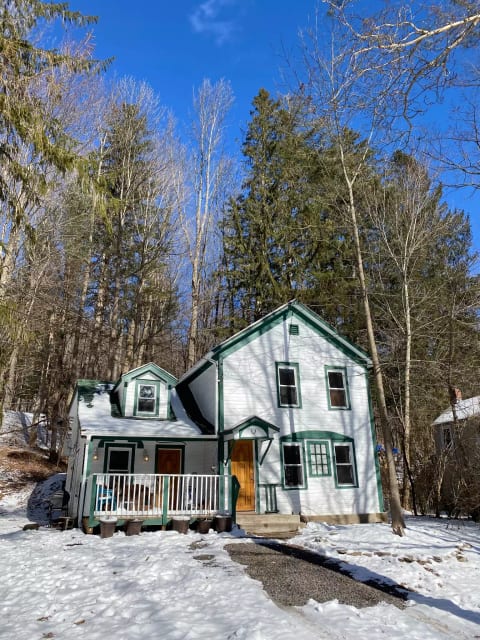 3BR Mountain Getaway in the Heart of the Catskills