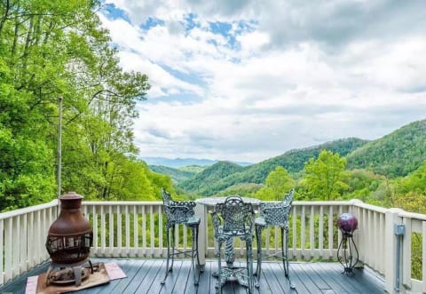 Luna Lair: Amazing views with HotTub