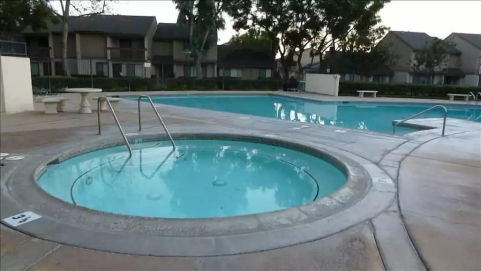 Hot Tub & Pool for Guest Use. Magic Mouse Townhouse, Anaheim Vacation Rental