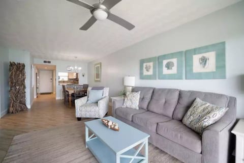 Bay Shores Yacht & Tennis Club