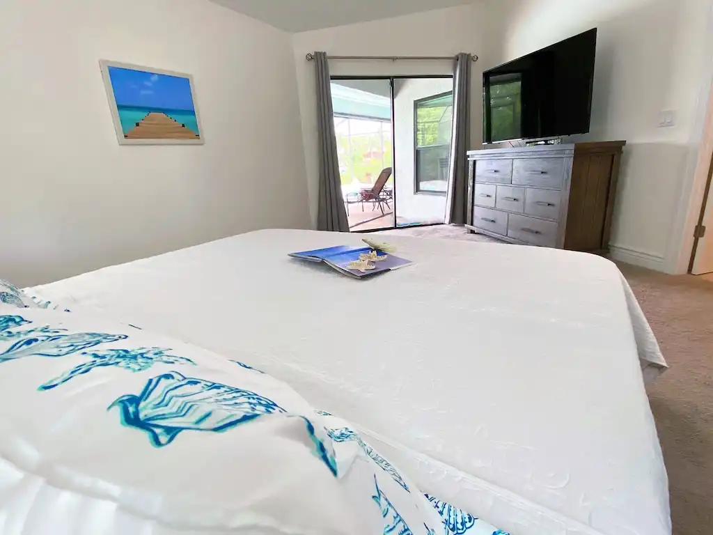 Just Beachy Vacation home, Gulf Access, Pool - Cape Coral