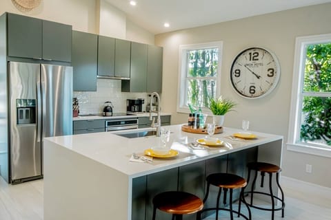 KITCHEN | Fully equipped with all the cooking essentials