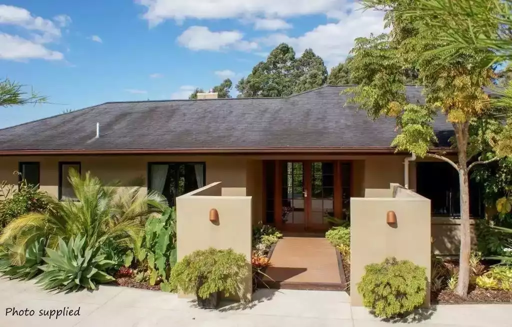 Front entrance - Berry'd Treasures guest suite - Katikati