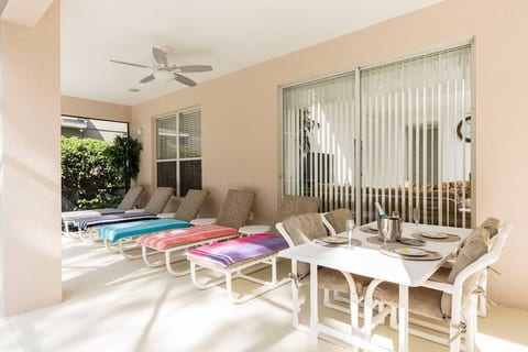 Ohana Retreat 6 Bed 5 Bath Un-overlooked Pool /Spa