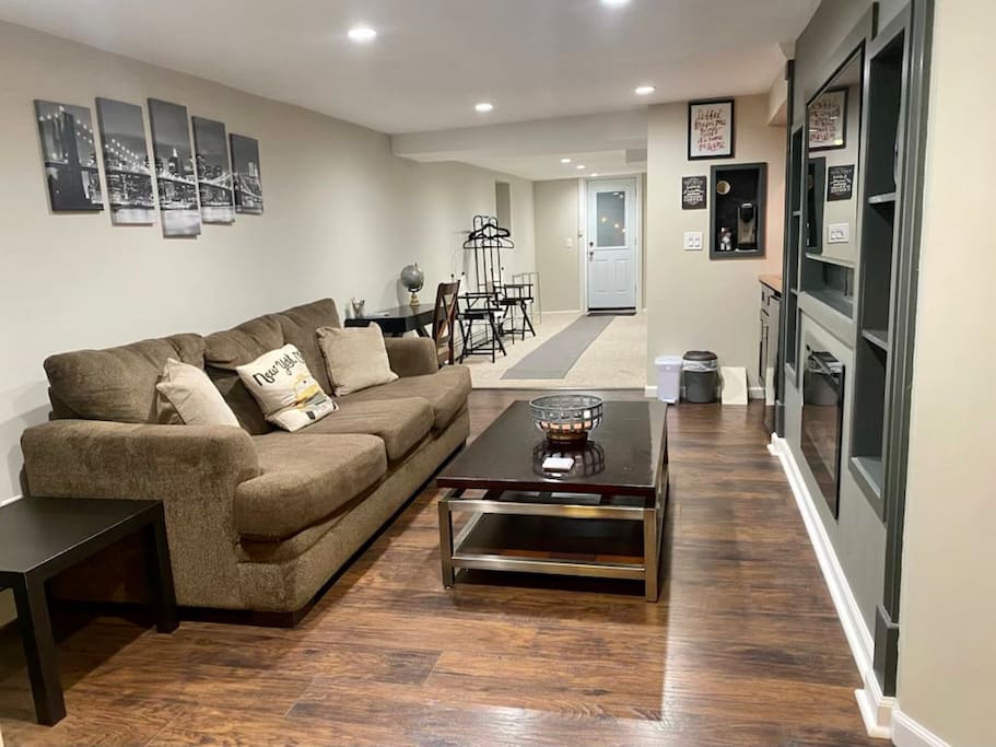 Lovely Bedroom Across from the Park