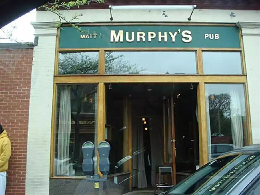 Murphy's Pub - 6 month minimum @ Brookline penthouse w/ parking - Brookline