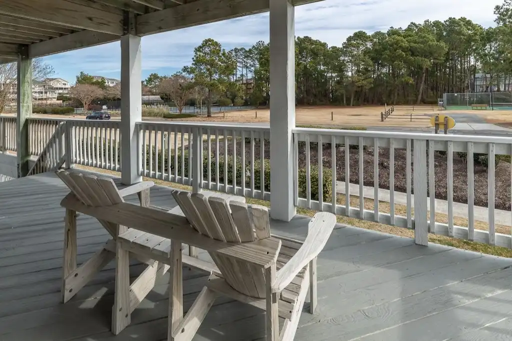 Middle Deck Middle Deck - Makin' Memories OBX - Corolla
