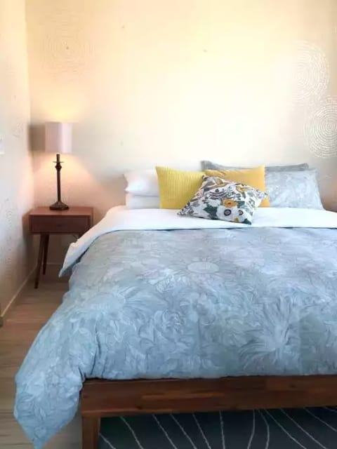 Impressions at Sole | Park Free | King Bed | WFH
